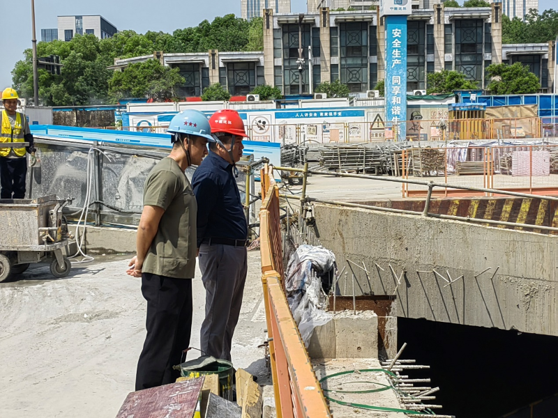 五一慰問(wèn)暖人心，安全督導(dǎo)促發(fā)展